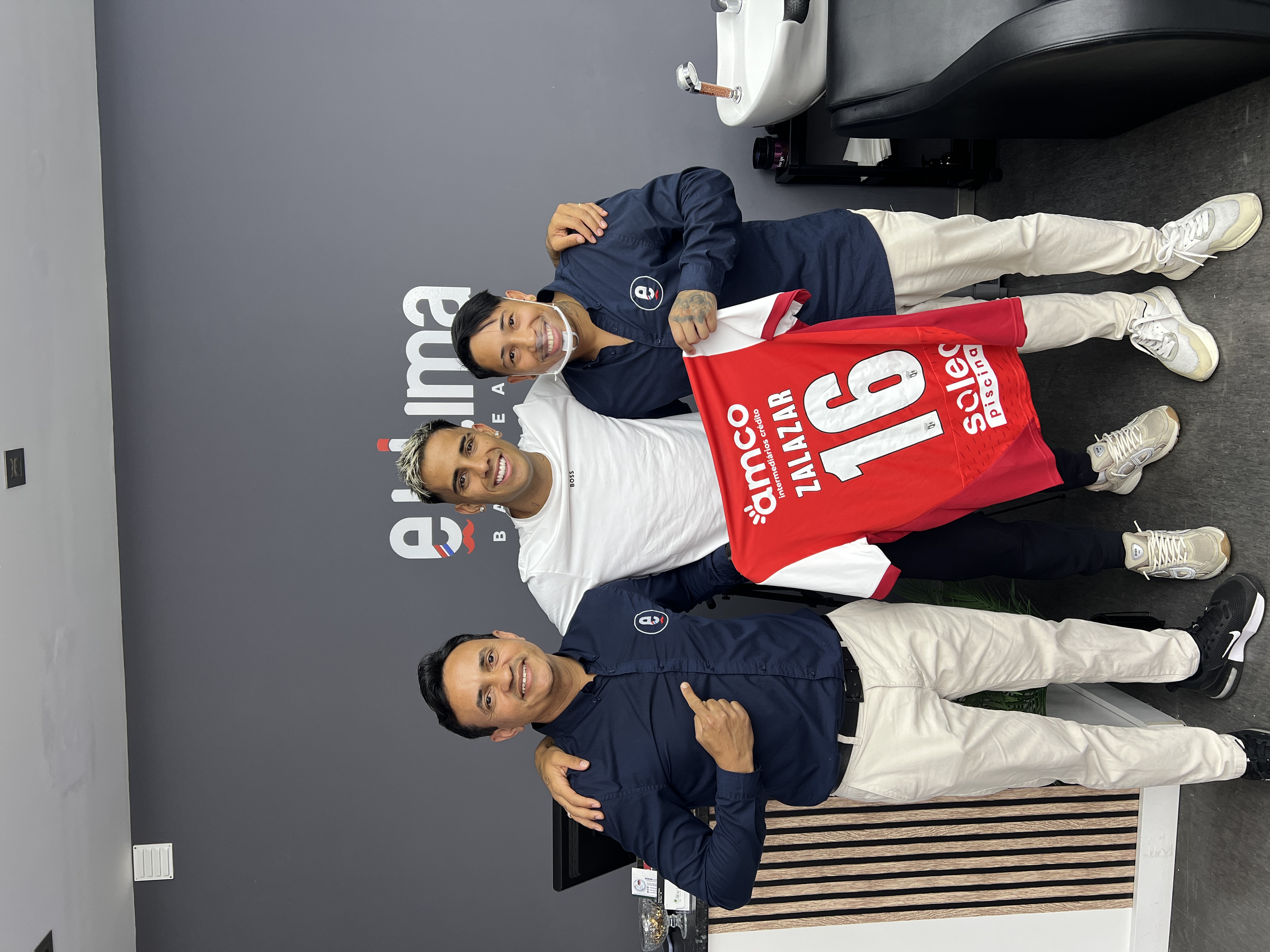 Luiz e Luciano com cliente