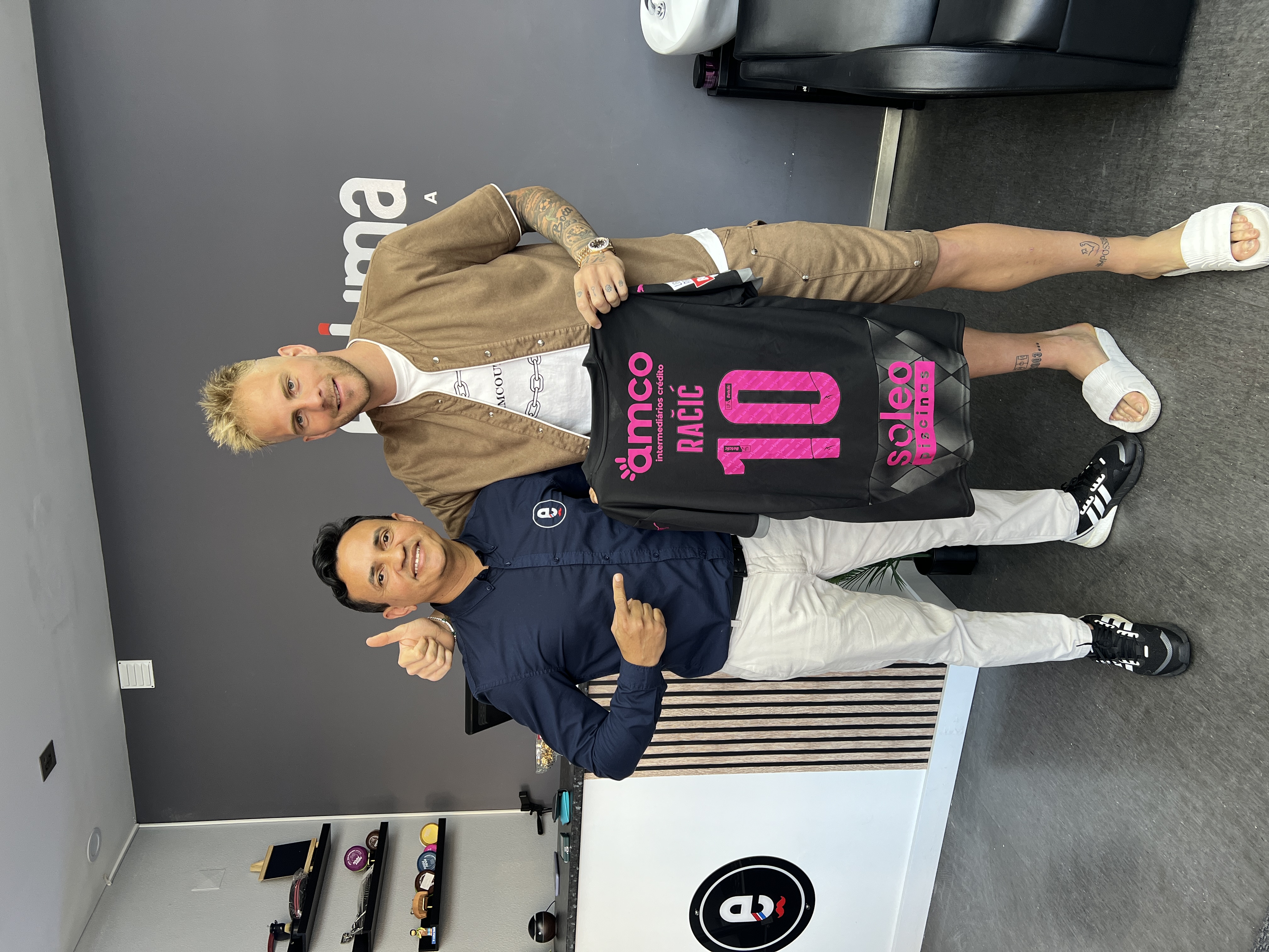 Corte de cabelo realizado pelo Luiz